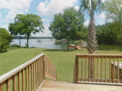 4040 Clematis Trail