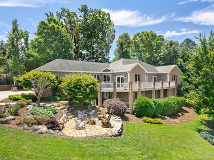 81 Sage Drive sold home in Brookview Estates, Weaverville, NC