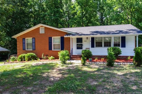 5821 Charing Place sold home in Rama Woods, Charlotte, NC