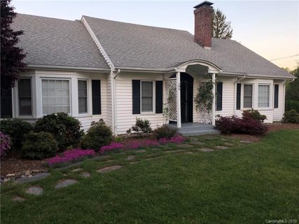 186 Hillcrest Circle