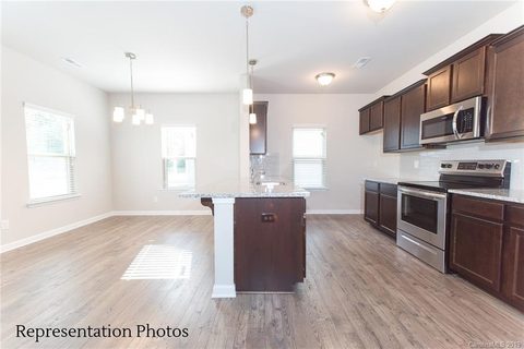 7817 Chestnut Ridge Drive sold home in Chestnut Ridge, Charlotte, NC