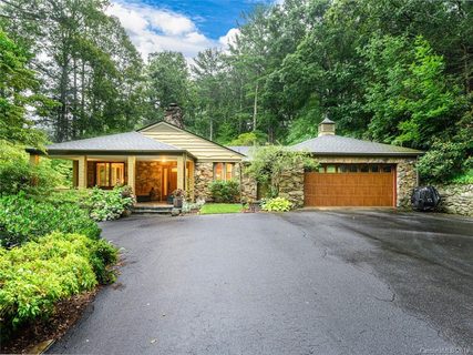 10 Pine Tree Road sold home in Lakeview Estates, Asheville, NC