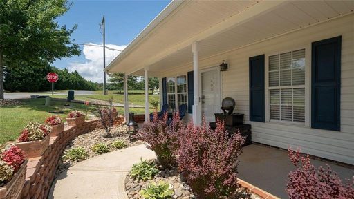 405 Eastway Lane sold home in Magnolia Place, Conover, NC