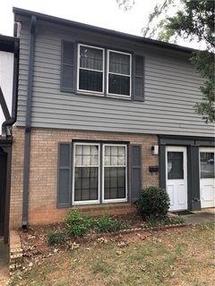 1541 Lansdale Drive E