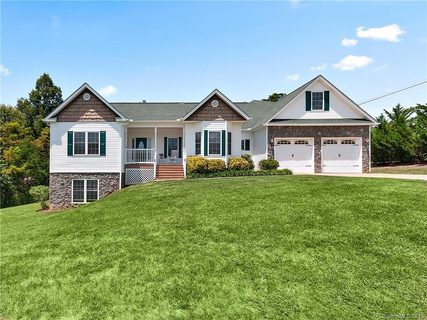 3 Jupiter Hills Drive sold home in Jupiter Hills, Weaverville, NC
