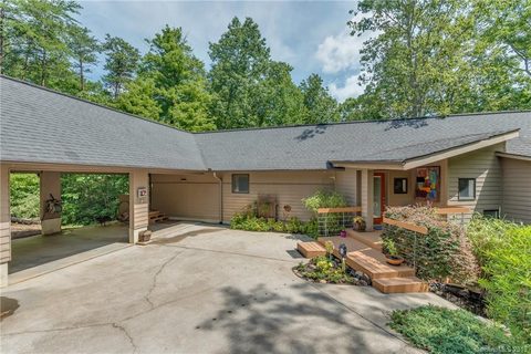 292 Woodland Circle
