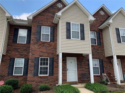 1096 22nd Street 304 sold townhome in Spring Meadows, Hickory, NC