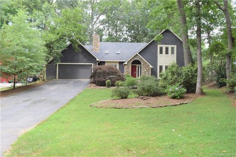 16 Glen Crest Drive sold home in Glen Crest, Arden, NC