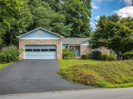 33 St Andrews Drive