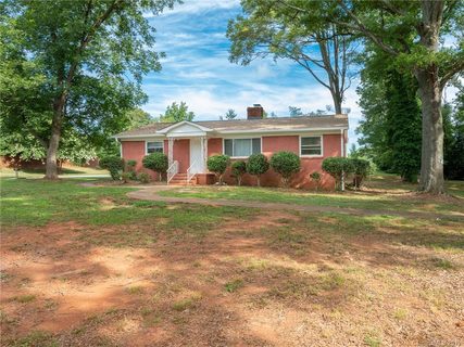 5032 Tuckaseegee Road