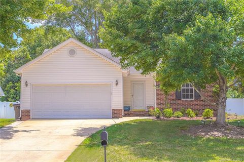 1000 Raywood Court sold home in Sierra Pointe, Matthews, NC