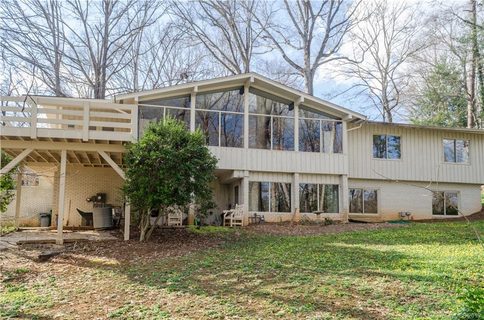 6033 Bentway Drive