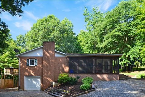 3820 Wood Glen Drive