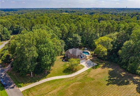 19310 Callaway Hills Lane sold home in Runneymede, Davidson, NC