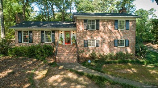 1527 Clarendon Place
