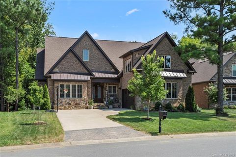 11671 James Richard Drive sold home in Vanderbilt at Providence, Charlotte, NC