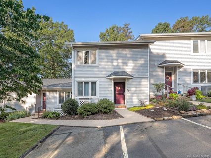 12 Hollybrook Drive