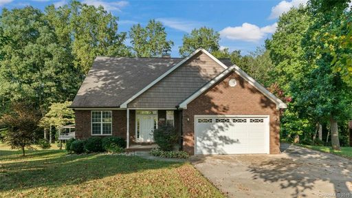 2695 Queens Drive sold home in Lincoln Forest, Lincolnton, NC