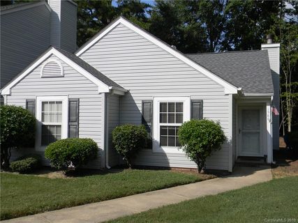 1580 Hunt Club Drive