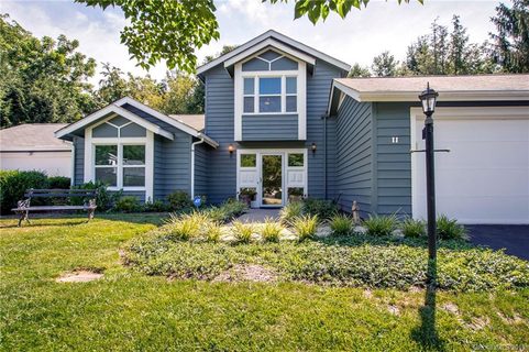 11 Laurel Place Drive
