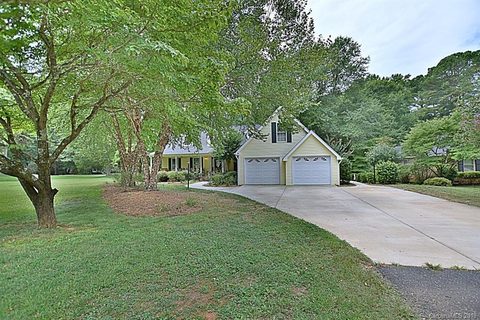 2105 Poinsett Drive