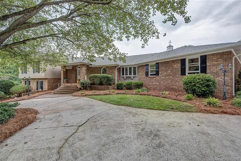 1606 Heatherloch Drive