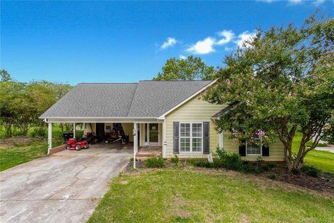 103 Red Oak Court