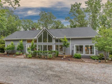 905 Mountain Laurel Drive