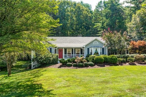 Previously sold for $355,700