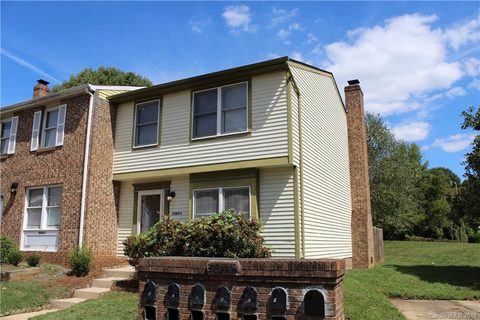 7348 Pebblestone Drive sold home in Waterford Twn Homes, Charlotte, NC
