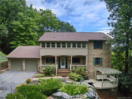 815 Summit Farm Lane sold home in Hunters Glen, Hendersonville, NC