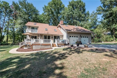 138 Teakwood Lane sold home in Sailors Lair, Mooresville, NC