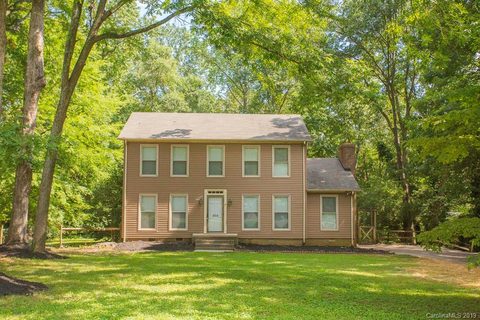 866 Hillcroft Place