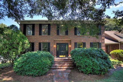 2600 Aspen Terrace