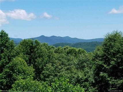 162 Stoney Crest Drive sold home in Swiss Village, Spruce Pine, NC