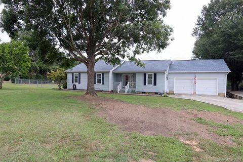 421 Peachtree Road sold home in Spring Valley, Rock Hill, SC