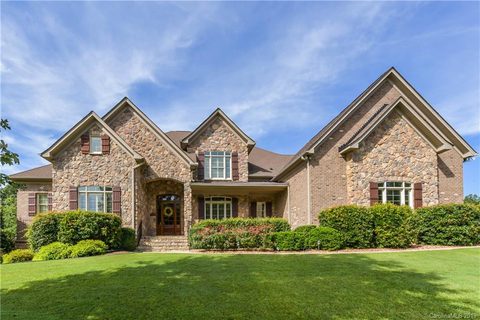 1306 Tara Plantation Boulevard sold home in Twelve Oaks, Wesley Chapel, NC