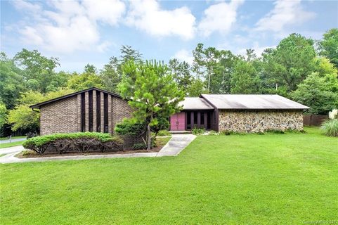3001 Devonshire Drive