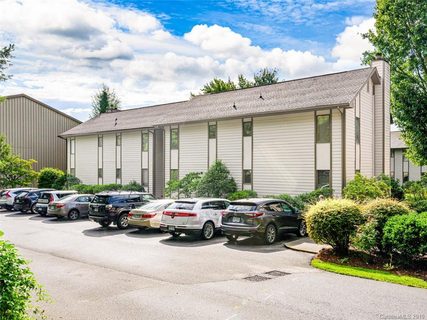 201 Racquet Club Road 3 sold condo in Courtside Condos, Asheville, NC