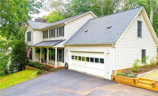 4 South Oaks Circle