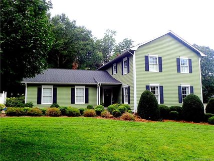 207 Knollwood Drive
