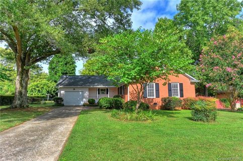 1525 Redcoat Drive sold home in Queens Grant, Charlotte, NC