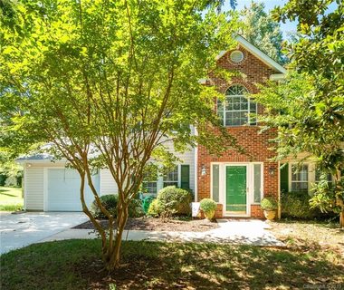 3033 Oakcroft Drive