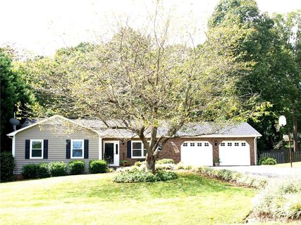 3240 13th Avenue Court sold home in Stoneridge, Conover, NC