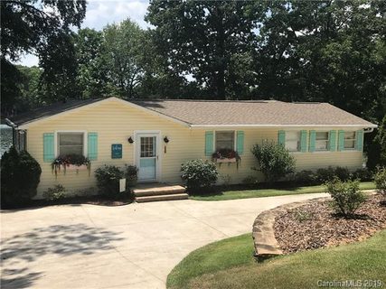 626 Pinehaven Drive sold home in Pinehaven, Badin Lake, NC