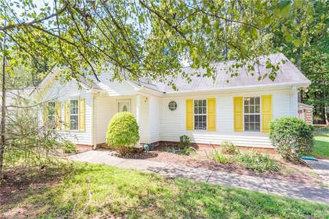 6729 1st Avenue sold home in Green Meadows, Indian Trail, NC