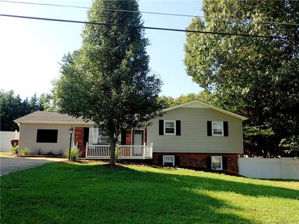 2618 32nd Avenue sold home in Eastwood, Hickory, NC