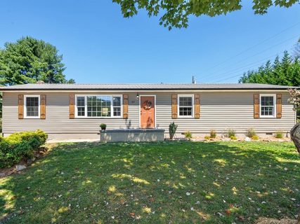 29 Chantilly Court sold home in Green Acres, Clyde, NC