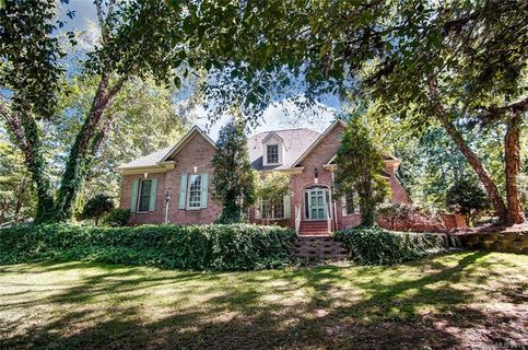 2801 Ski Trail Lane