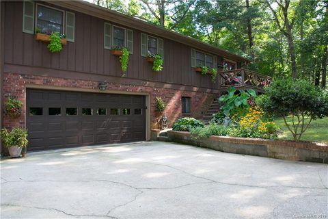 208 Brown Road sold home in Rugby Meadows, Hendersonville, NC
